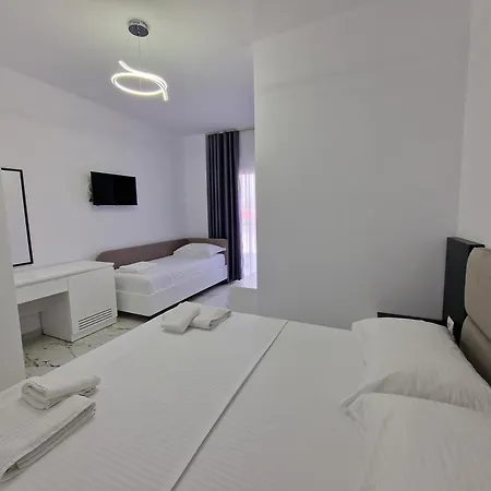 Klari 3* Ksamil