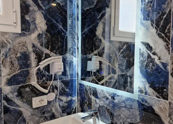 Klari Εξαμίλιο